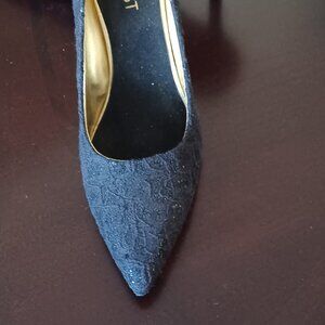 NWOT Nine West black lace pumps